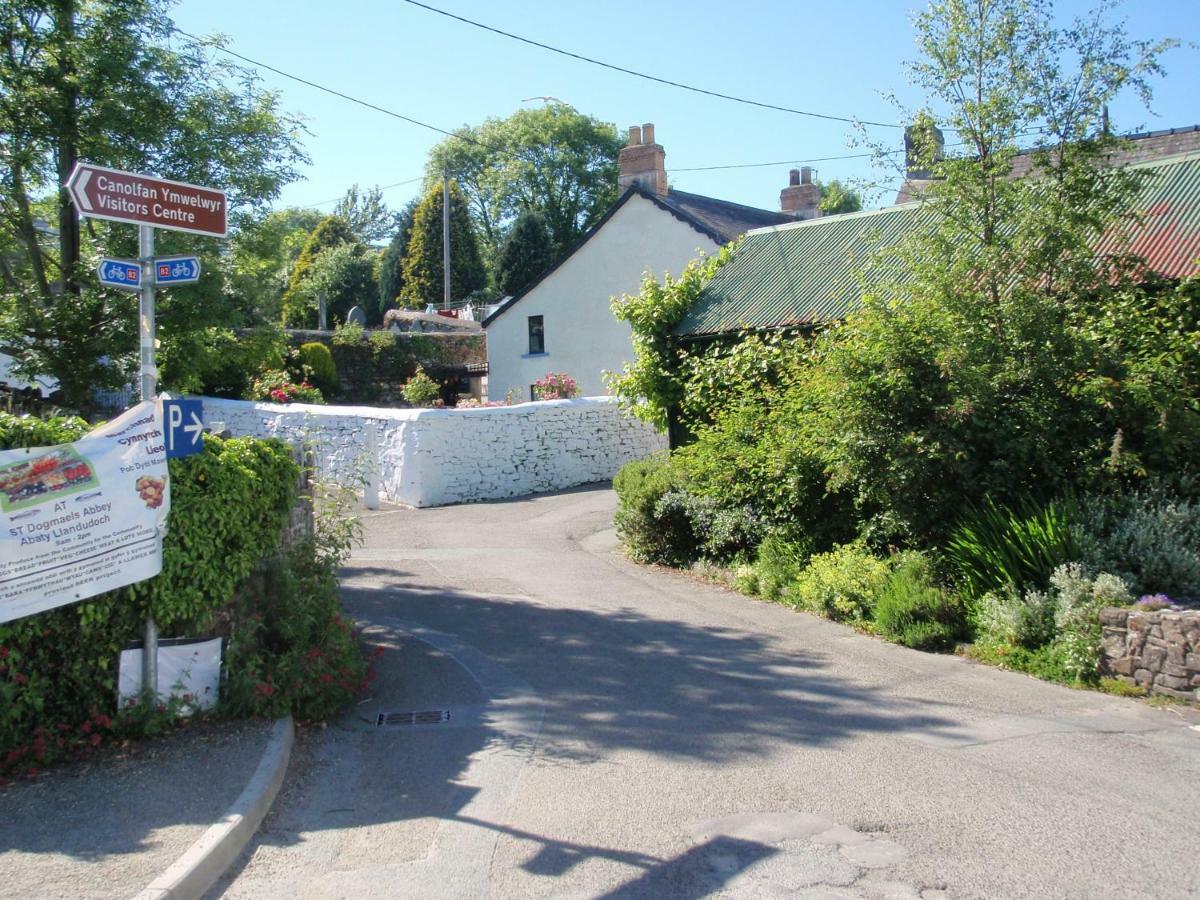 Cardigan Bay Holiday Park Exteriör bild